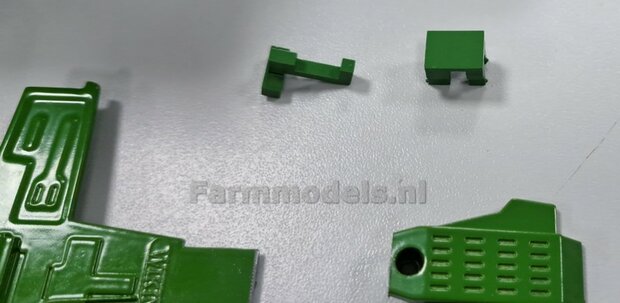 BOUWKIT: John Deere 8R 410 VOORAS VERHOOG SET, RESIN BLANK geleverd 1:32    Farmmodels Premium Line Series