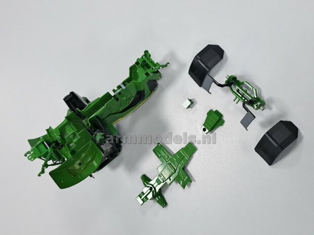 BOUWKIT: John Deere 8R 410 VOORAS VERHOOG SET, RESIN BLANK geleverd 1:32    Farmmodels Premium Line Series