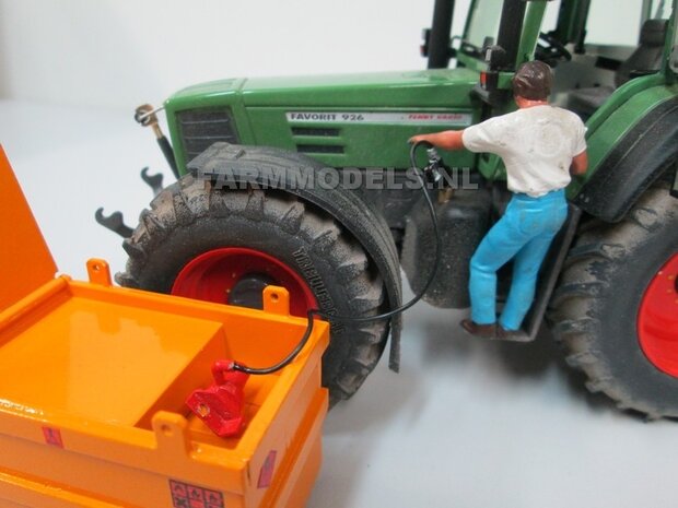 Dieseltank Premiumline bouwkit met klep, dieselmotor, slang en vulpistool / nozlle 1:32 (HTD)                  