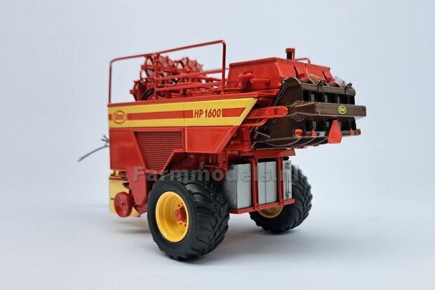 &Oslash; 44.3 mm: Vicon HP 1600: 2x Vredestein Banden met Resin Velgen VICON CREME gespoten + POLYSTYREEN PROFIEL 4x4x54mm VICON ROOD geleverd 1:32   Farmmodels Custom Line Series  