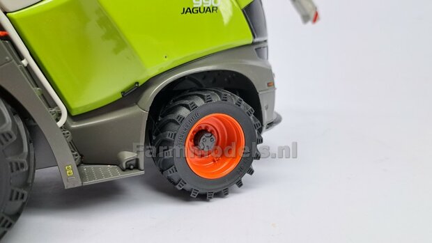 &Oslash; 47.1 mm: CLAAS Jaguar 900 Serie MargeModels: 2x Trelleborg Banden met Resin Velgen CLAAS ORANJE Gespoten  1:32   Farmmodels Custom Line Series  
