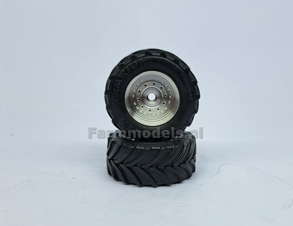 &Oslash; 52.3 x 24.2 mm: CASE 260/ NH T7.300/ STEYR 6280 UH: 2x Brede Banden + ALUMINIUM velgen BLANK geleverd 1:32 Farmmodels Custom Line Series  