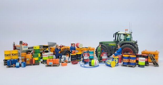 2x CLAAS OLIEDRUMS Pr&eacute;-Cut Decal stickersets 1:32