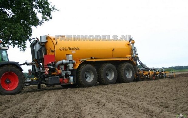 VMR Veenhuis Tridem as mesttank  Bouwpakket 1:32,  2017 verwacht