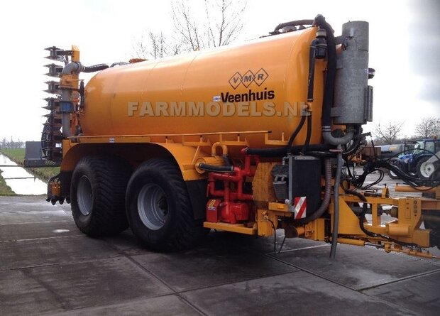 VMR Veenhuis Tandem as knikdissel mesttank  Bouwpakket 1:32, verwacht ???