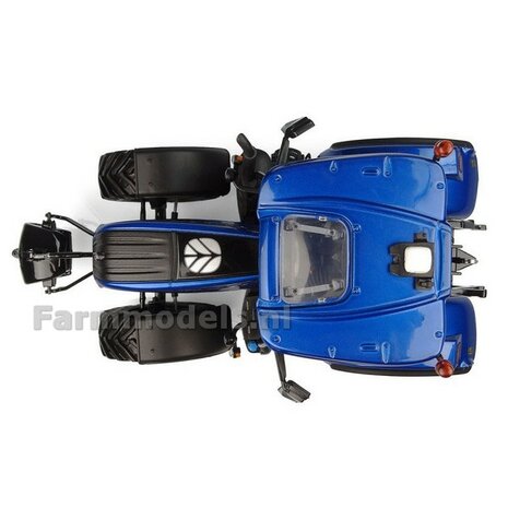 2 MILLION BASILDON TRACTORS New Holland T7.225 Universal Hobbies 1:32  UH6744    