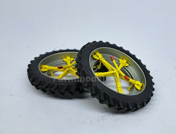 &Oslash; 59.6 x 8.7 mm: 2x CULTUUR BANDEN met ALUMINIUM DUBBELLUCHT VELGEN, velgen CLAAS ORANJE Gespoten geleverd 1:32 Farmmodels Custom Line Series.