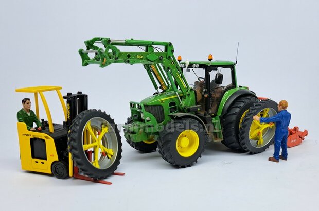 &Oslash; 59.6 x 8.7 mm: 2x CULTUUR BANDEN met ALUMINIUM DUBBELLUCHT VELGEN, velgen MF LICHT GRIJS Gespoten geleverd 1:32 Farmmodels Custom Line Series.