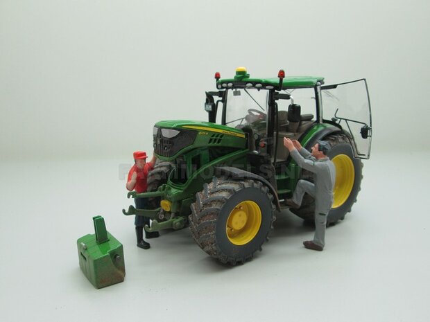 &Oslash; 47 x 20.5 mm: JOHN DEERE 6125 Wiking: 2x Brede Banden (nr. 1A) + ALU. velgen JOHN DEERE GEEL Gespoten geleverd 1:32 Farmmodels Custom Line Series 