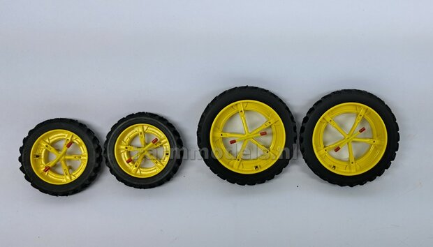 &Oslash; 45.7 x 7.5 mm: 2x CULTUUR BANDEN (nr. 1B) met 3D geprinte RESIN DUBBELLUCHT VELGEN + MOLCON 5-STER JOHN DEERE GEEL Gespoten geleverd 1:32   Custom Line Series