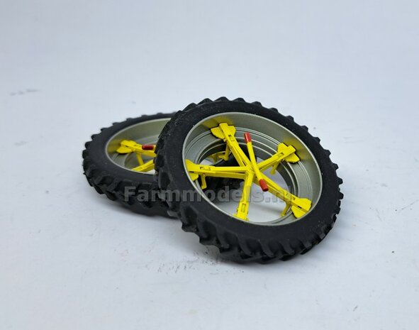 &Oslash; 45.7 x 7.5 mm: 2x CULTUUR BANDEN (nr 1B) met ALUMINIUM DUBBELLUCHT VELGEN, BLANK geleverd 1:32 Farmmodels Custom Line Series.