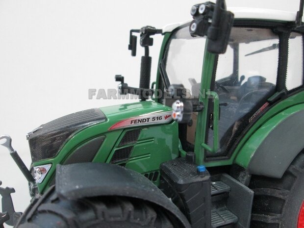 &Oslash; 61 x 25 mm : FENDT 516 UH: 2x Brede Banden (nr. 2A) + ALU. velgen FENDT ROOD Gespoten geleverd 1:32 Farmmodels Custom Line Series 