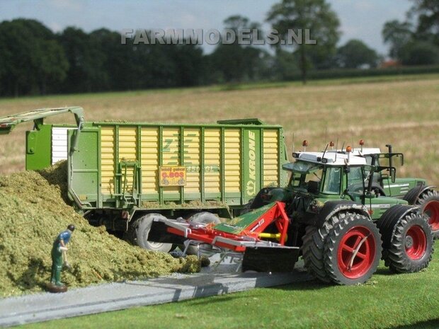 071. Fendt 800&#039;s met Krone en Holaras kuilverdeler, inkuilen gras