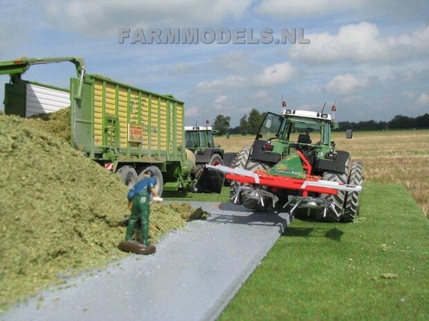 071. Fendt 800&#039;s met Krone en Holaras kuilverdeler, inkuilen gras