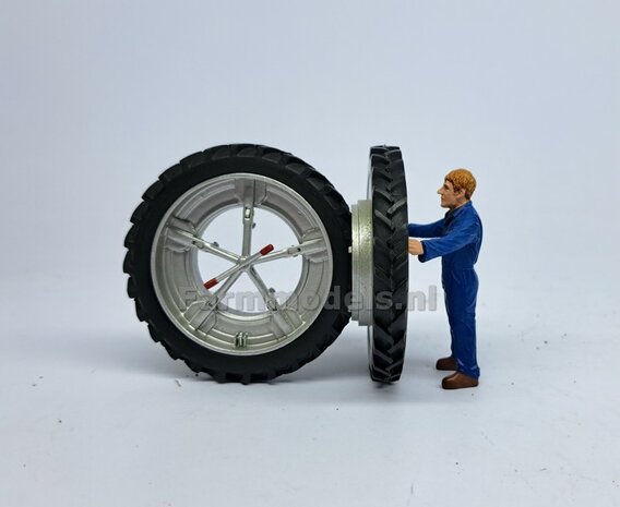 &Oslash; 65.8 x 9.2 mm: 2x CULTUUR BANDEN (nr. 4B) met 3D geprinte RESIN DUBBELLUCHT VELGEN + MOLCON 5-STER ALU.-METALIC Gespoten geleverd 1:32   Custom Line Series