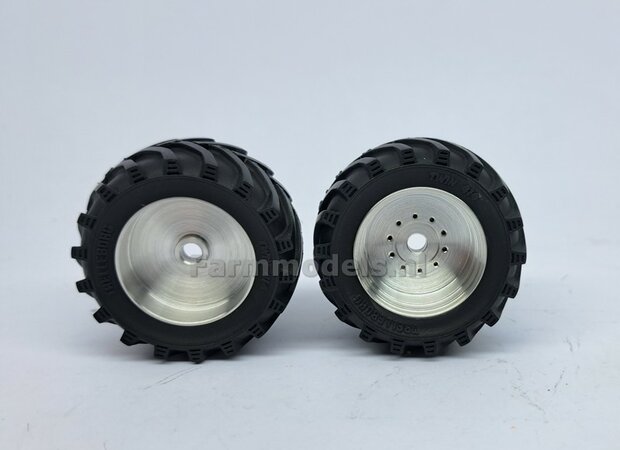 &Oslash; 47.7 x 24.2 mm: Fendt 620 UH: 2x Brede Vooras banden + ALUMINIUM velgen BLANK geleverd 1:32 Farmmodels Custom Line Series 