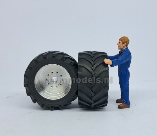 &Oslash; 47.7 x 24.2 mm: Fendt 620 UH: 2x Brede Vooras banden + ALUMINIUM velgen BLANK geleverd 1:32 Farmmodels Custom Line Series 