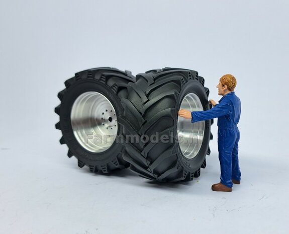 &Oslash; 61.7x 29.9 mm: Fendt 620 UH: 2x Brede banden + ALUMINIUM velgen BLANK geleverd 1:32 Farmmodels Custom Line Series 