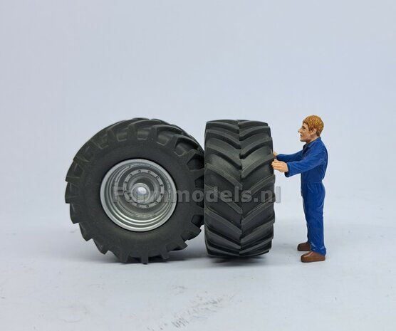 &Oslash; 58.2 mm x &Oslash; 27 mm: UNIVERSEEL: 2x Brede banden + DieCast velgen ALUMINIUM METALIC Gespoten geleverd 1:32