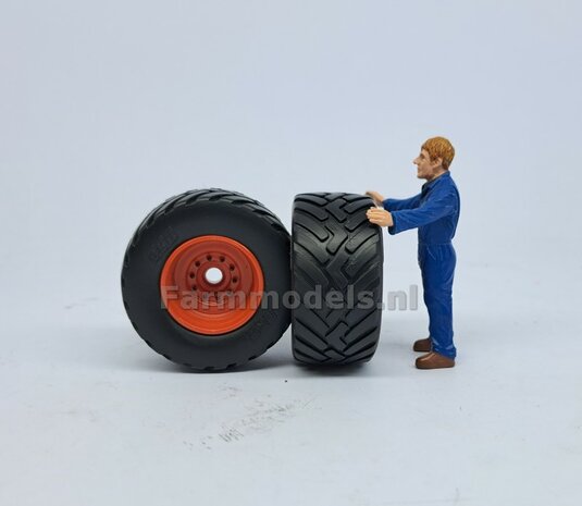&Oslash; 46.1 x 22.9 mm: 2x BKT Banden + KUNSTSOF CLAAS ORANJE velgen, origineel afkomstig van de KAWECO Radium van UH 1:32    