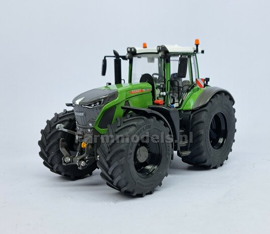 FENDT 942 Wiking VOORAS: 2x Vario Grip Afdekkappen set t.b.v. Luchtsysteem VOORAS t.b.v. Michelin Axiobib2  Materiaal Resin ZWART GLANS Gespoten geleverd 1:32  HALF MEI 2025 LEVERBAAR