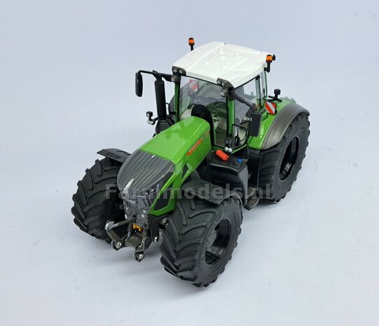 FENDT 942 Wiking VOORAS: 2x Vario Grip Afdekkappen set t.b.v. Luchtsysteem VOORAS t.b.v. Michelin Axiobib2  Materiaal Resin ZWART GLANS Gespoten geleverd 1:32  HALF MEI 2025 LEVERBAAR