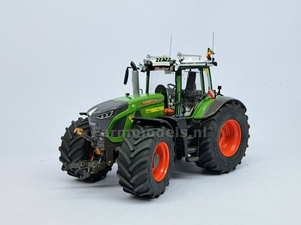 FENDT 942 Wiking ACHTERAS: 2x Vario Grip Afdekkappen set t.b.v. Luchtsysteem ACHTERAS t.b.v. Michelin Axiobib2  Materiaal RESIN FENDT ROOD Gespoten geleverd 1:32 