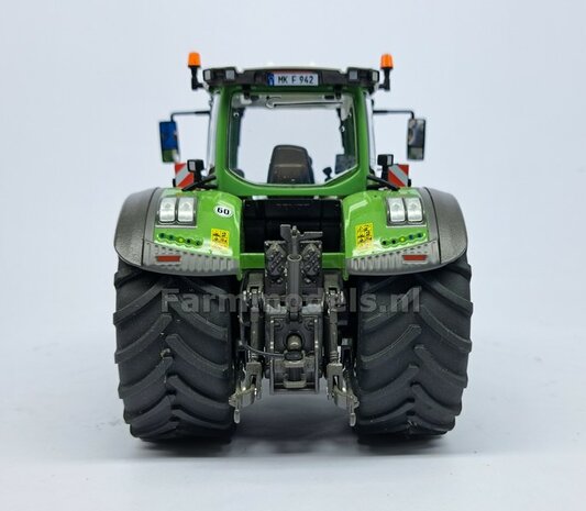 &Oslash; 70.6 x 30.4 mm: FENDT 942 Wiking: 2x Michelin Axiobib2 Banden + RESIN Velgen ZWART GLANS Gespoten geleverd 1:32    Farmmodels Premium Line Series  HALF MEI 2025 LEVERBAAR