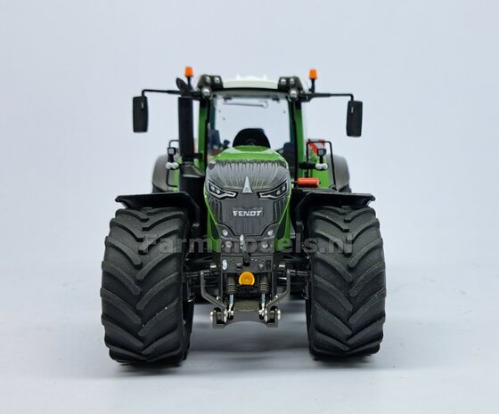 &Oslash; 70.6 x 30.4 mm: FENDT 942 Wiking: 2x Michelin Axiobib2 Banden + RESIN Velgen ZWART GLANS Gespoten geleverd 1:32    Farmmodels Premium Line Series  HALF MEI 2025 LEVERBAAR