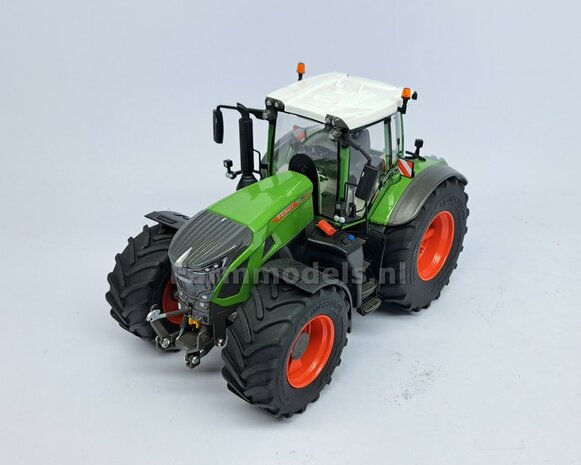 VERBOUWD: FENDT 942 Wiking met MICHELIN Axiobib2 Banden, RODE velgen &amp; VarioGrip, eindvertragingen en spatborden voor- &amp; achteras 1:32 077865-REB-RED  MEI 2025