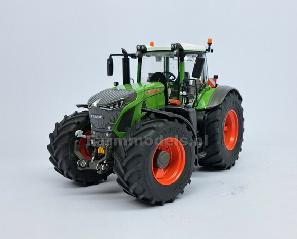 VERBOUWD: FENDT 942 Wiking met MICHELIN Axiobib2 Banden, RODE velgen &amp; VarioGrip, eindvertragingen en spatborden voor- &amp; achteras 1:32 077865-REB-RED  MEI 2025