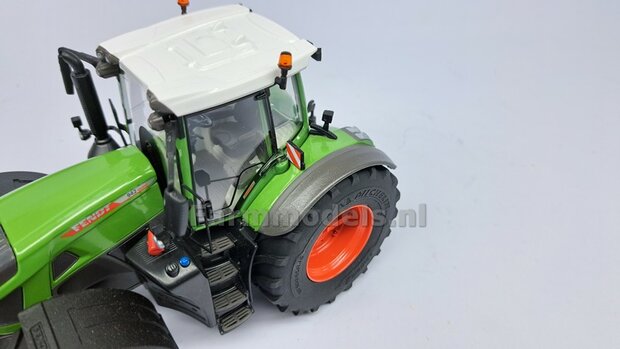 VERBOUWD: FENDT 942 Wiking met MICHELIN Axiobib2 Banden, RODE velgen &amp; VarioGrip, eindvertragingen en spatborden voor- &amp; achteras 1:32 077865-REB-RED  MEI 2025