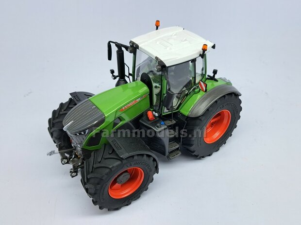 VERBOUWD: FENDT 942 Wiking met MICHELIN Axiobib2 Banden, RODE velgen &amp; VarioGrip, eindvertragingen en spatborden voor- &amp; achteras 1:32 077865-REB-RED  MEI 2025