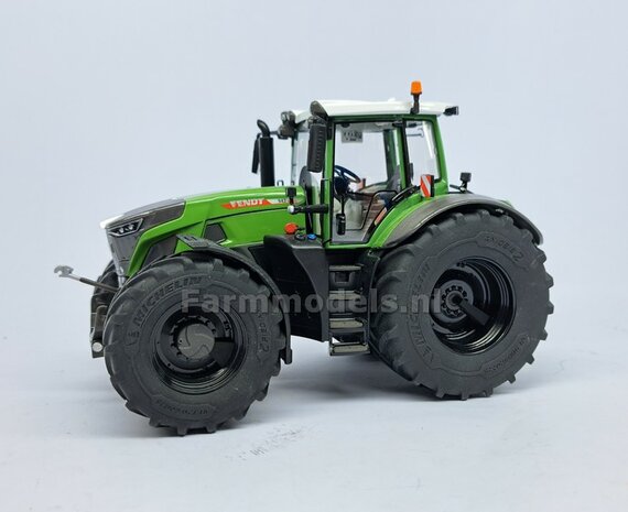 2x Afdekplaat &Oslash; 7.5 mm t.b.v. FENDT 942 Wiking ACHTERAS VELG Michelin Axiobib2 band &nbsp;Resin, FENDT 942 CHASSIS GRIJS Gespoten geleverd 1:32 Farmmodels Premium Line