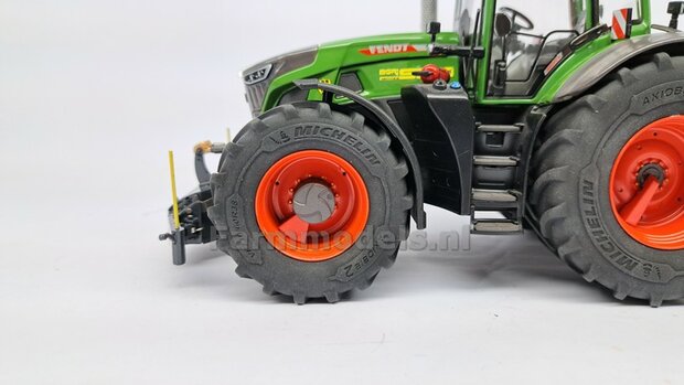 2x Eindvertragingen/ Planeetkappen &Oslash; 11.7 mm t.b.v. FENDT 942 Wiking VOORAS VELG Michelin Axiobib2 band&nbsp;Resin FENDT 942 CHASSIS GRIJS Gespoten geleverd 1:32 Farmmodels Premium Line