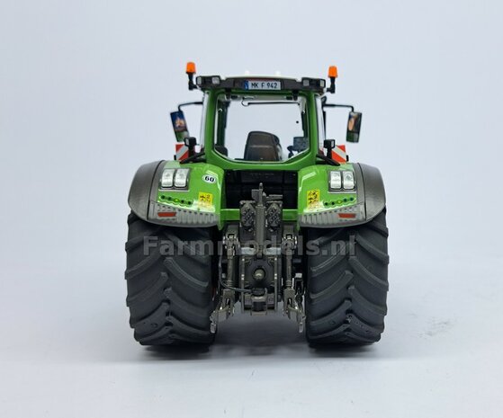 VERBOUWD: FENDT 942 Wiking met MICHELIN Axiobib2 Banden, FENDT TERRA-RED ROOD velgen &amp; VarioGrip, eindvertragingen, spatborden voor- &amp; achteras 1:32 077865-REB-RED  