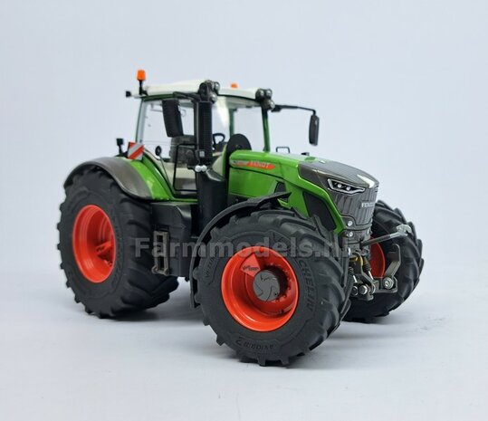 VERBOUWD: FENDT 942 Wiking met MICHELIN Axiobib2 Banden, FENDT TERRA-RED ROOD velgen &amp; VarioGrip, eindvertragingen, spatborden voor- &amp; achteras 1:32 077865-REB-RED  