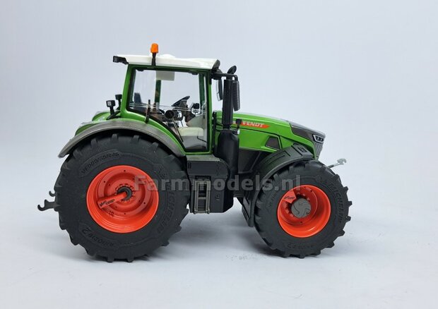 VERBOUWD: FENDT 942 Wiking met MICHELIN Axiobib2 Banden, FENDT TERRA-RED ROOD velgen &amp; VarioGrip, eindvertragingen, spatborden voor- &amp; achteras 1:32 077865-REB-RED  