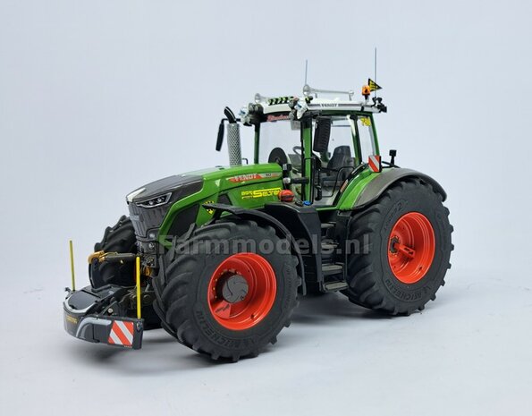 &Oslash; 56.7 x 26.1 mm: FENDT 942 Wiking: 2x Michelin Axiobib2 Banden + Resin Velgen FENDT TERRA-RED ROOD Gespoten geleverd 1:32    Farmmodels Premium Line Series  