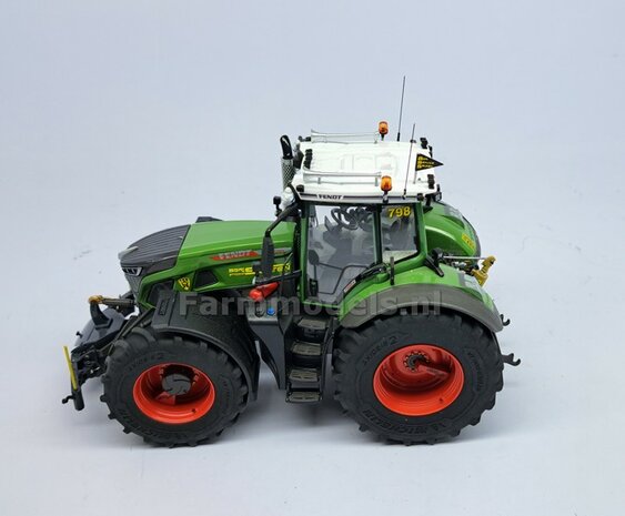 &Oslash; 56.7 x 26.1 mm: FENDT 942 Wiking: 2x Michelin Axiobib2 Banden + Resin Velgen FENDT TERRA-RED ROOD Gespoten geleverd 1:32    Farmmodels Premium Line Series  