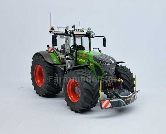 &Oslash; 56.7 x 26.1 mm: FENDT 942 Wiking: 2x Michelin Axiobib2 Banden + Resin Velgen FENDT TERRA-RED ROOD Gespoten geleverd 1:32    Farmmodels Premium Line Series  
