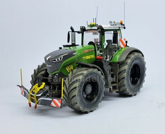 FENDT 1050 DEMPER POT met BESCHERMKAP, perfect passend op de Fendt 1050 Gen2 van Wiking. RESIN, BLANK Geleverd geschikt voor uitlaat &Oslash; 4,2 mm  1:32  