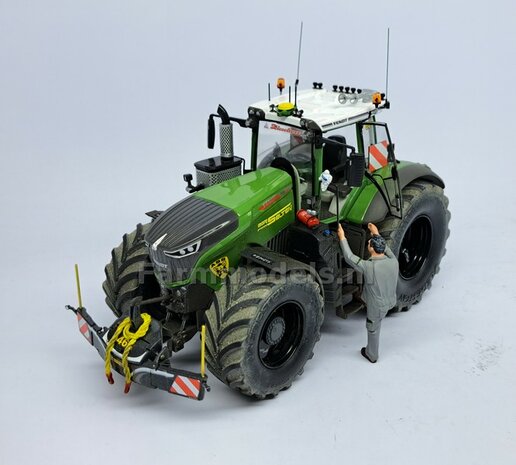 FENDT 1050 DEMPER POT met BESCHERMKAP, perfect passend op de Fendt 1050 Gen2 van Wiking. RESIN, BLANK Geleverd geschikt voor uitlaat &Oslash; 4,2 mm  1:32  