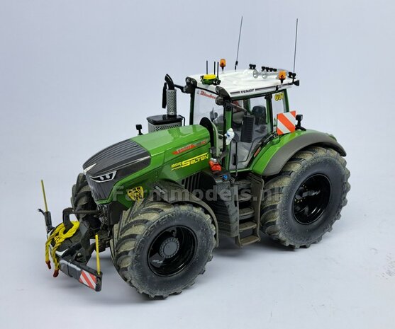 FENDT 1050 DEMPER POT met BESCHERMKAP, perfect passend op de Fendt 1050 Gen2 van Wiking. RESIN, BLANK Geleverd geschikt voor uitlaat &Oslash; 4,2 mm  1:32  
