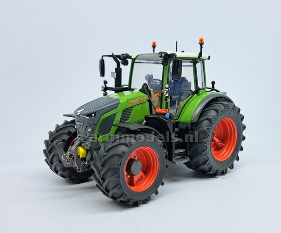 VERBOUWD: FENDT 620 UH met nieuwe banden &amp; FENDT TERRA-RED RODE velgen, eindvertragingen, Vario Grip Luchtsystemen, naafdoppen en wielmoeren 1:32 UH6666-REB-RED NB2B