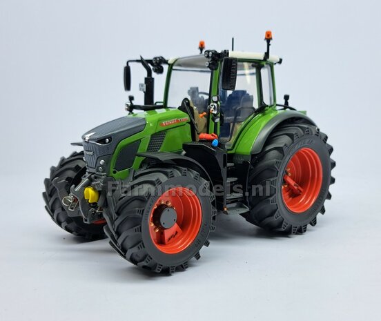 VERBOUWD: FENDT 620 UH met nieuwe banden &amp; FENDT TERRA-RED RODE velgen, eindvertragingen, Vario Grip Luchtsystemen, naafdoppen en wielmoeren 1:32 UH6666-REB-RED NB2B
