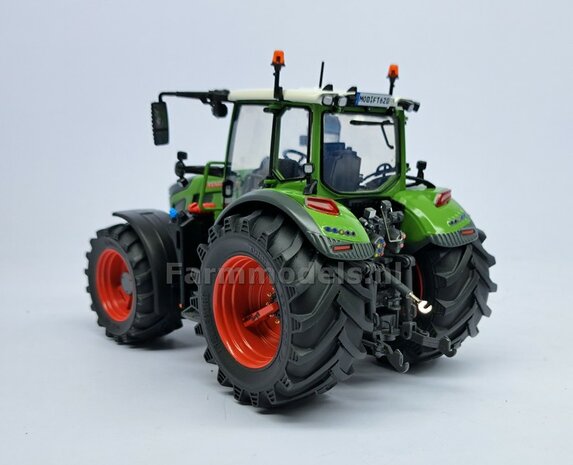 VERBOUWD: FENDT 620 UH met nieuwe banden &amp; FENDT TERRA-RED RODE velgen, eindvertragingen, Vario Grip Luchtsystemen, naafdoppen en wielmoeren 1:32 UH6666-REB-RED NB2B