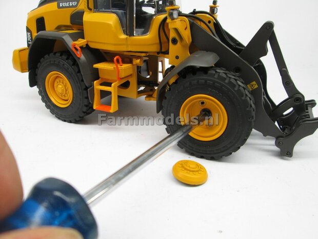 &Oslash; 47.3 mm: VOLVO L60H: 2x brede Shovel banden + ALUMINIUM velgen VOLVO GEEL Gespoten geleverd geschikt voor Volvo L60H serie agri Collectables 1:32  