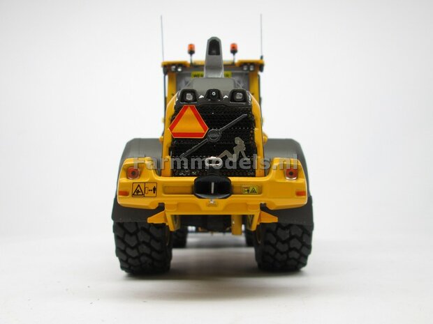&Oslash; 47.3 mm: VOLVO L60H: 2x brede Shovel banden + ALUMINIUM velgen VOLVO GEEL Gespoten geleverd geschikt voor Volvo L60H serie agri Collectables 1:32  
