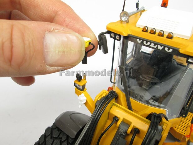 &Oslash; 47.3 mm: VOLVO L60H: 2x brede Shovel banden + ALUMINIUM velgen VOLVO GEEL Gespoten geleverd geschikt voor Volvo L60H serie agri Collectables 1:32  